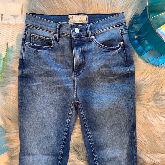 FREE PEOPLE cut out skinny jeans NWT - Picture 5 of 7